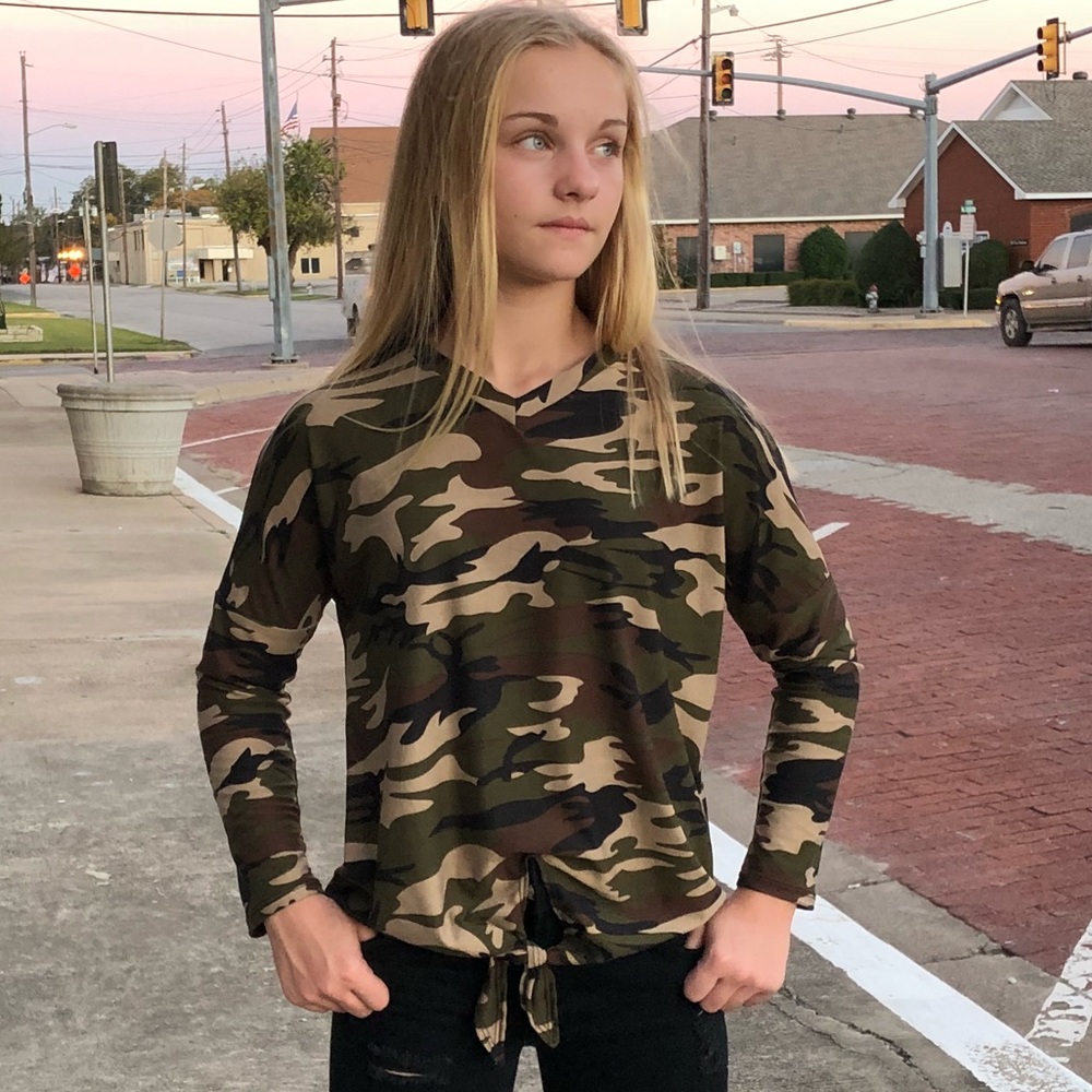 Girls’ camo front tie, v-neck, long sleeve top - Picture 2 of 4